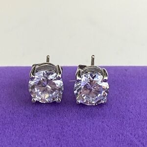 💛 Classic Sterling Silver Brilliant CZ Stud Earrings